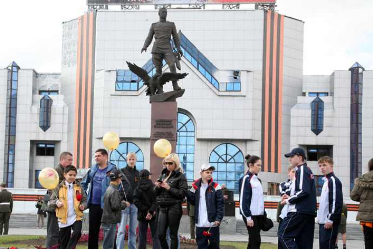 В Новосибирске памятнику Покрышкина найдут новое место