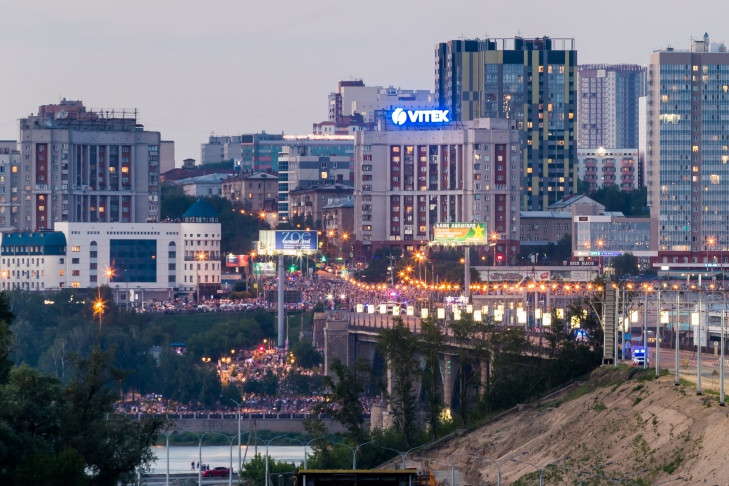 Причину пробок и столпотворения на набережной в День города-2022 назвали власти Новосибирска