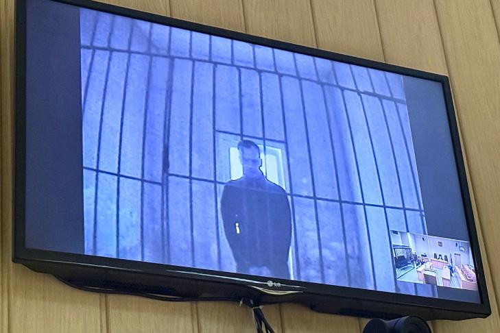 Полтора года колонии за удар очками из ревности получил новосибирец