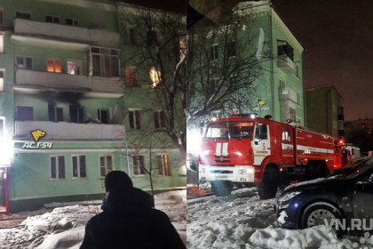 Семь часов ликвидировали пожар в жилом доме спасатели