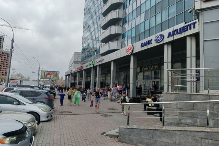 Новосибирцев не пустили в ТРЦ «Сан Сити» из-за короткого замыкания