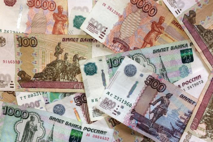 В Новосибирске сотрудник ФСБ отказался от 100 тысяч рублей