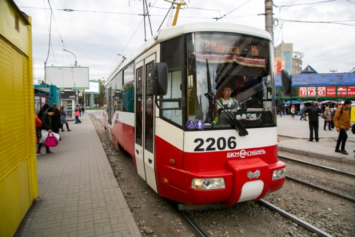 Без трамваев на неделю оставят улицу Сибиряков-Гвардейцев