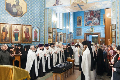 Под Новосибирском простились с настоятельницей женского монастыря