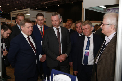 Губернатор Травников и мэр Локоть открыли форум «Городские технологии-2019»