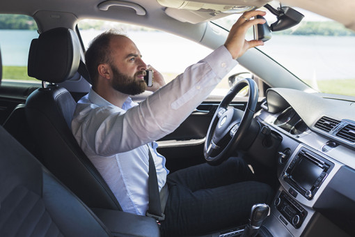 Кто сегодня за рулём такси. Drivee составил портрет водителя в Новосибирске ко Дню автомобилиста