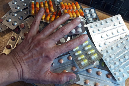 «Таблетницу» с ИИ для индивидуального подбора лекарств изобрели в НГУ