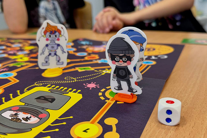 Юные новосибирцы смогут освоить правила кибербеза с помощью настольной игры «Ростелекома»