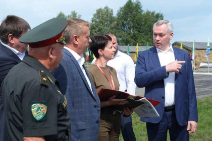Андрей Травников поддержал развитие инфраструктуры палаточного лагеря «Юнармеец»