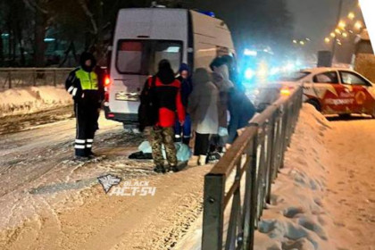 Таксист на KIA Rio сбил женщину на пешеходном переходе в Новосибирске