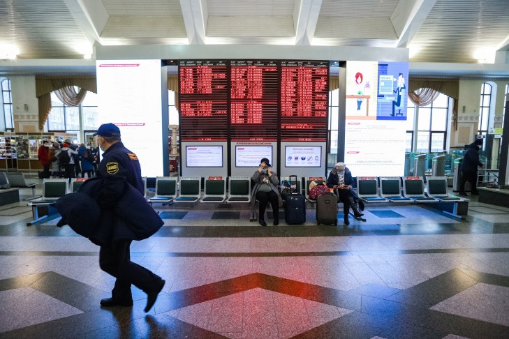 Рецидивиста с поддельным паспортом задержали на вокзале в Новосибирске