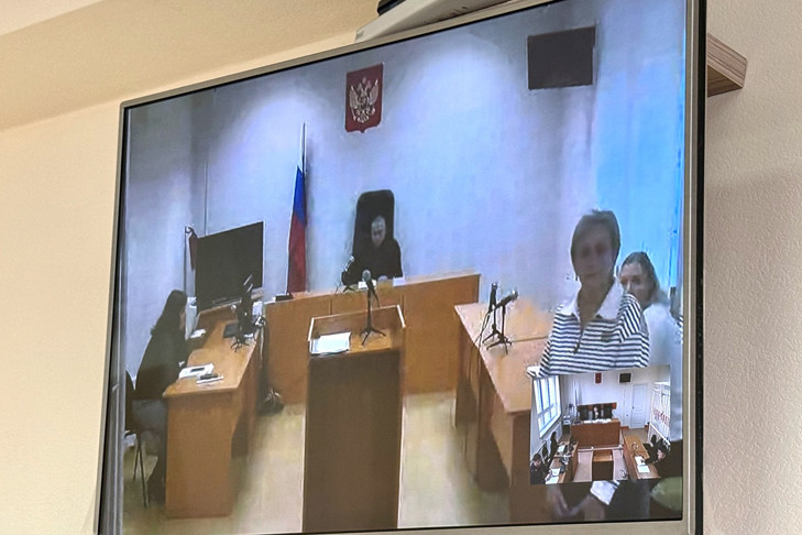 Суд выпустил из дома директора обрушившейся школы в Татарске Людмилу Лиховец