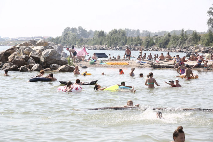 Резкое снижение уровня воды в Оби и жару до +30 С° обещают синоптики