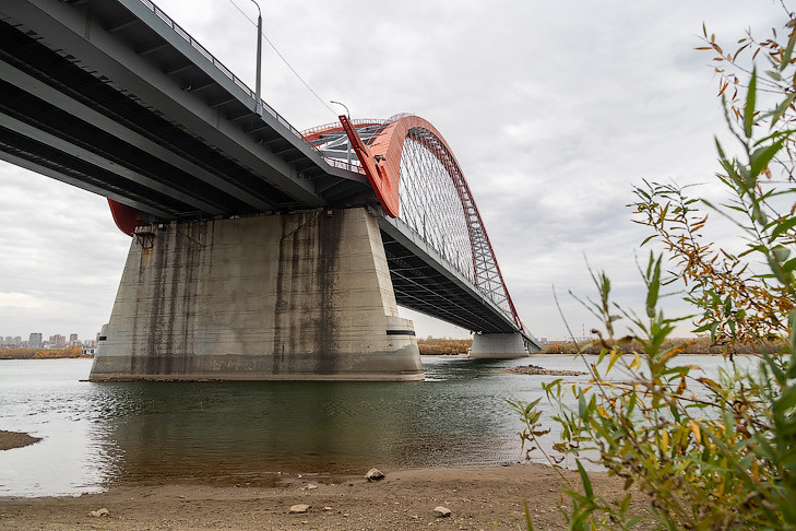 Подростков спасли от утопления на Бугринской косе в Новосибирске