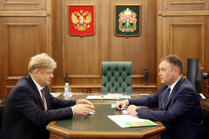 Полпред Анатолий Серышев ознакомился с ходом возведения Сибирского культурного кластера