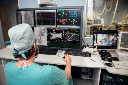 Робот впервые провел уникальную операцию на сердце в Новосибирске