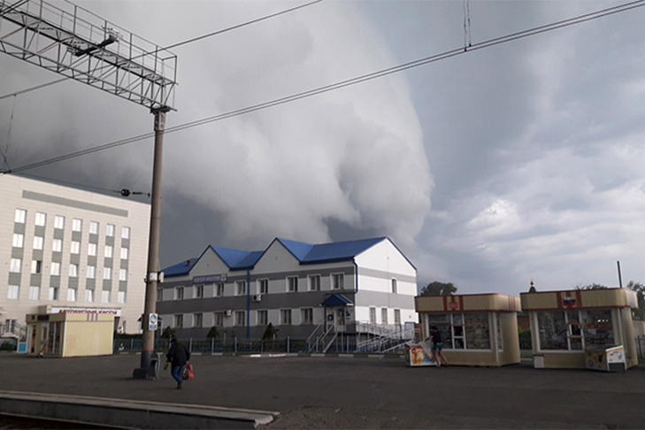 Угроза сильного шторма сохраняется в Новосибирске 21 июня