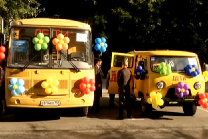 Довозить учеников до школ в районах Новосибирской области будут 540 школьных автобусов