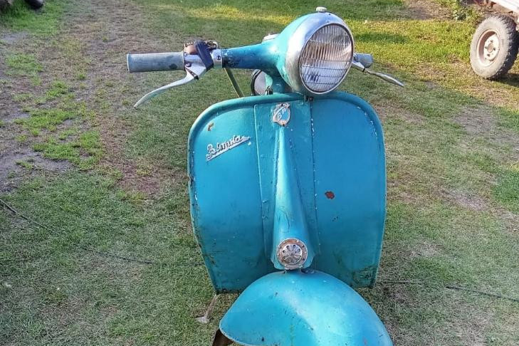 Первый советский мотороллер «Вятка» продает житель Колывани