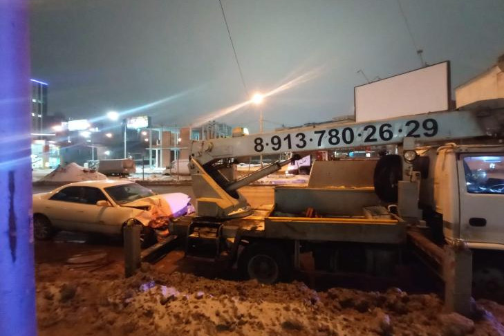 Водитель Toyota сбил рабочего на улице Ипподромской в Новосибирске