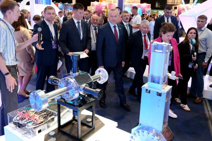 Андрей Травников упрочил позиции в национальном рейтинге губернаторов летом-2025