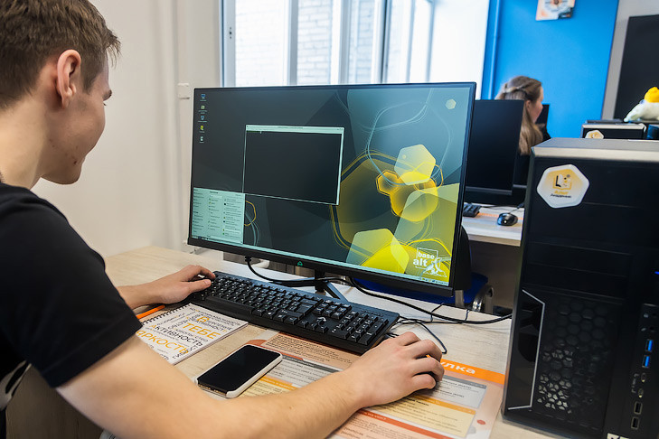 Самые востребованные ИТ-специальности в Новосибирске назвал министр Цукарь