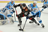 Победу в серии буллитов в сибирском дерби одержала новосибирская «Сибирь»