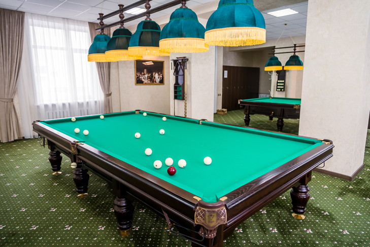 Цыгане избили сотрудников бильярда на улице Ленина Новосибирска