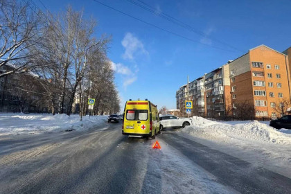 Медики скорой помощи пострадали в ДТП с китайским автомобилем в Новосибирске