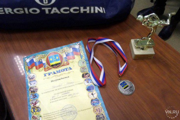 Юному борцу вернули потерянные кубок и медаль в Новосибирске 