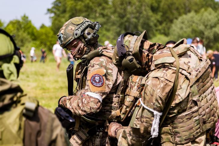 Обширные социальные гарантии и льготы получают новосибирцы на службе по контракту