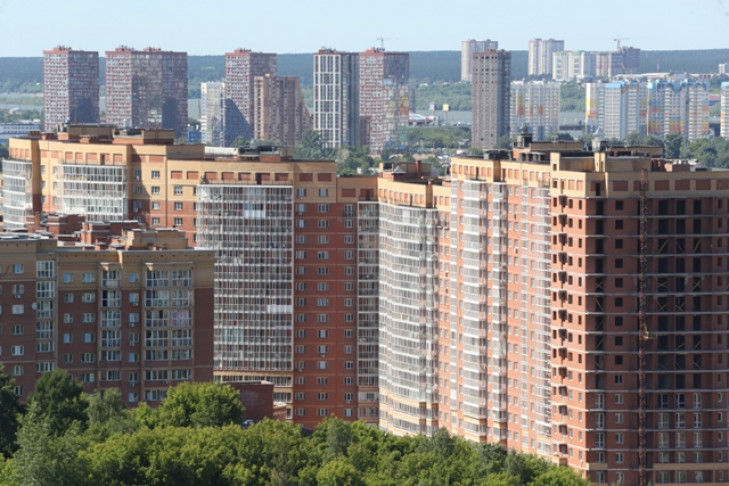 Правительство РФ продлило на год программу льготной ипотеки и расширило семейную