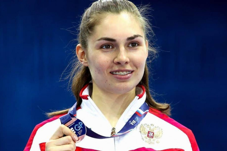 Саблистка София Позднякова завоевала первое золото в Токио для Новосибирска  