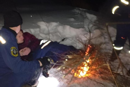 Мужчину с обморожением рук и ног нашли в лесу Новосибирска