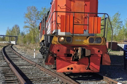 Тепловоз сошел с рельсов под Новосибирском: идет проверка