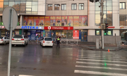 Самокатчик сбил 8-летнего мальчика на пешеходном переходе в Новосибирске