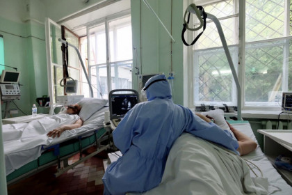 «Люди в коридорах не лежат»: итоги проверки ковидного госпиталя на базе Горбольницы