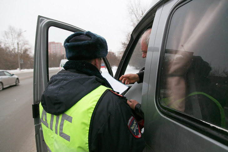 В Новосибирске сотрудники ГАИ попались на взятках от пьяных водителей