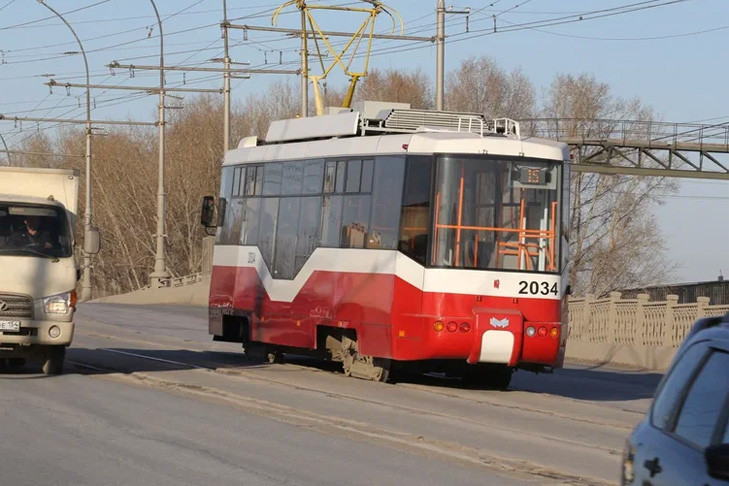 Изменят маршруты трамваи на левом берегу Новосибирска