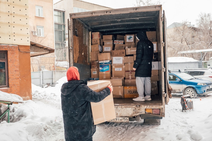 Новосибирская таможня передала на СВО тонну конфискованных гелей для душа Новосибирская таможня передала на СВО тонну конфискованных гелей для душа