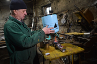 Более сотни печей для СВО изготовил мастер из Искитима