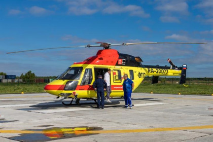 Сбитого депутатом в Татарске 6-летнего мальчика привезут на вертолете в Областную больницу Новосибирска