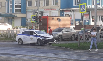 Автомобиль ДПС попал в аварию под Новосибирском