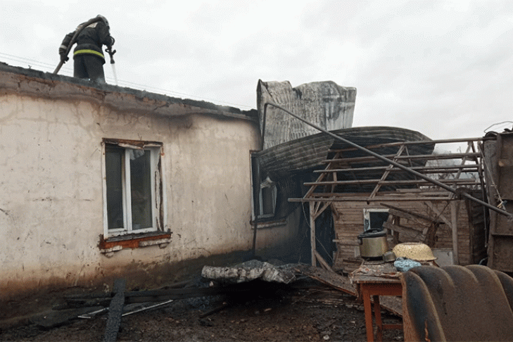 Малолетний ребенок погиб на пожаре в Коченевском районе