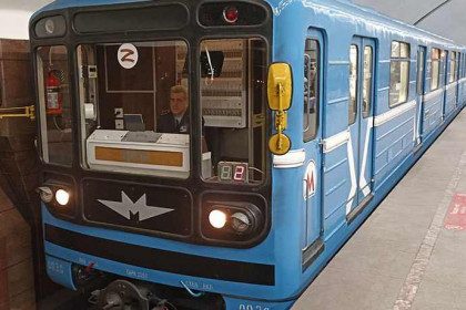 Наклейки с буквой Z появились на поездах Новосибирского метрополитена