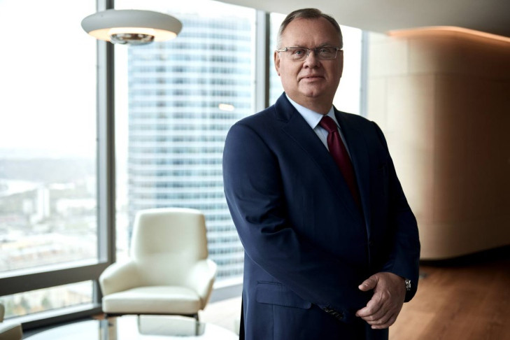 Глава ВТБ предложил отнести банки маркетплейсов к системообразующим