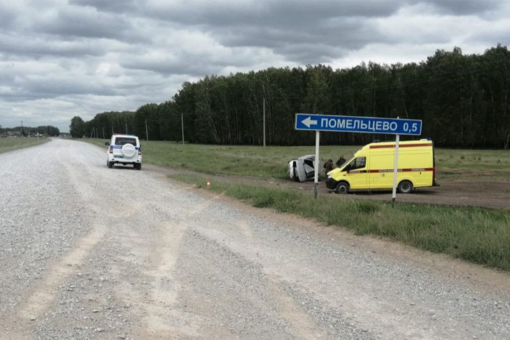 Женщина перевернулась на ВАЗе и погибла в Новосибирской области