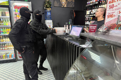 Схватила колу и сигареты: анорексичку поймали на грабеже в Новосибирске