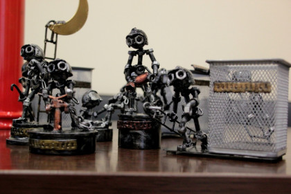 Аркашку из болтов мечтает сделать пожарный из Новосибирска