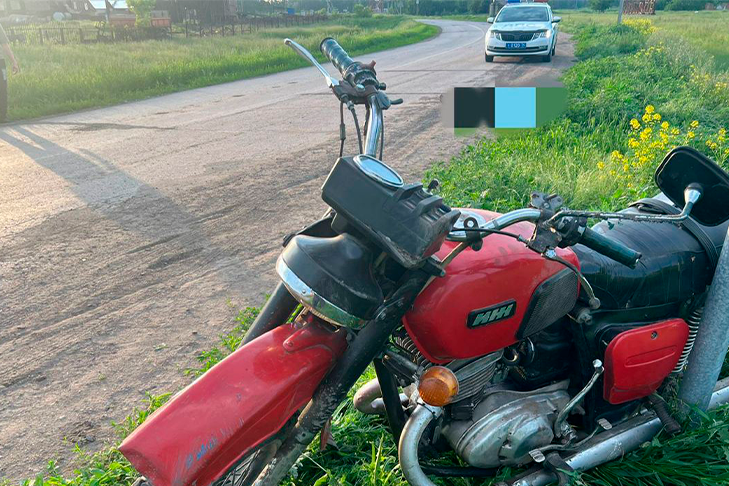 Бесправный мотоциклист попал в смертельное ДТП под Новосибирском